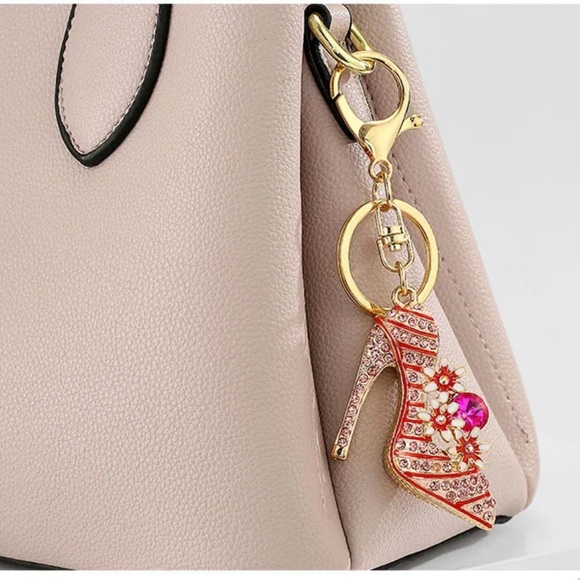 Diamond Inlaid High Heeled Shoes Key Chain Bag Car Key Ring Pendant 5 Inches - Picture 3 of 3
